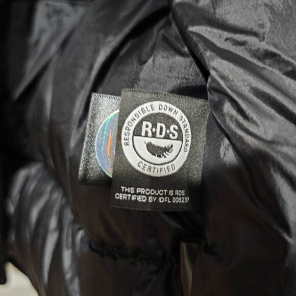 Aritzia the super puff™ vest - Picture 13 of 16